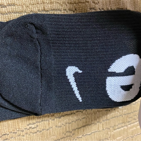 Supreme x Nike Lightweight Crew Socks Men's brand new with tags - Picture 4 of 11